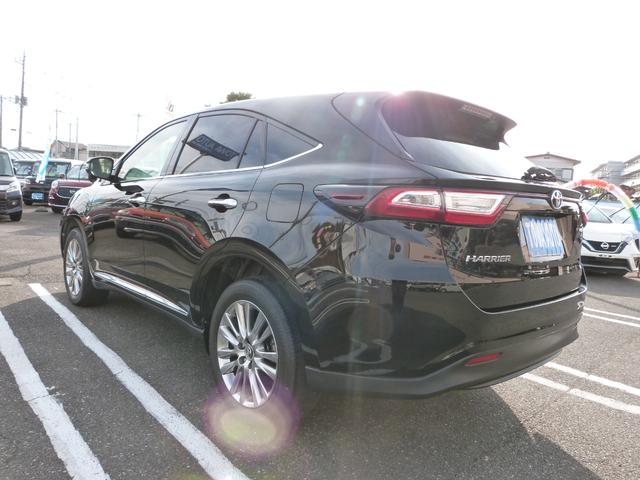 ハリアー プレミアム　トヨタセーフティセンス　運転席パワーシート　パワーバックドア　電動パーキングブレーキ　電動チルト＆テレスコピックステアリング　電動サンルーフ　オートハイビーム　ナビ　バックカメラ　フルセグＴＶ（9枚目）