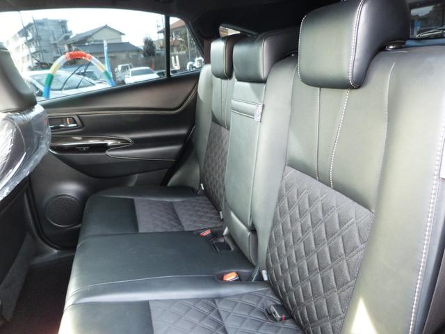 ハリアー プレミアム　トヨタセーフティセンス　運転席パワーシート　パワーバックドア　電動パーキングブレーキ　電動チルト＆テレスコピックステアリング　電動サンルーフ　オートハイビーム　ナビ　バックカメラ　フルセグＴＶ（16枚目）