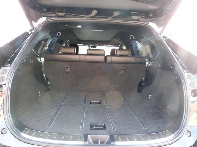 ハリアー プレミアム　トヨタセーフティセンス　運転席パワーシート　パワーバックドア　電動パーキングブレーキ　電動チルト＆テレスコピックステアリング　電動サンルーフ　オートハイビーム　ナビ　バックカメラ　フルセグＴＶ（17枚目）