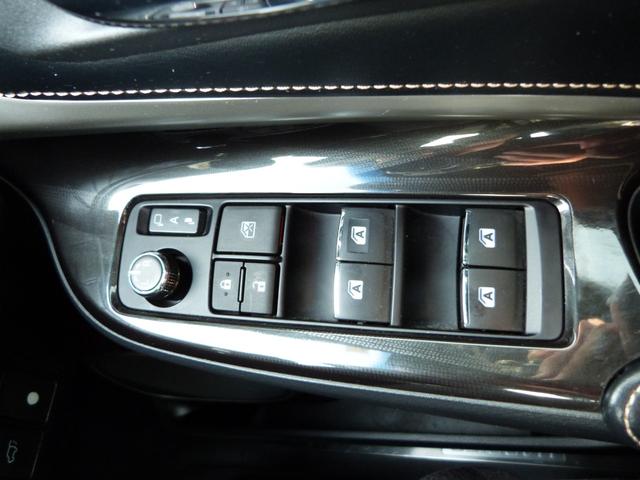 ハリアー プレミアム　トヨタセーフティセンス　運転席パワーシート　パワーバックドア　電動パーキングブレーキ　電動チルト＆テレスコピックステアリング　電動サンルーフ　オートハイビーム　ナビ　バックカメラ　フルセグＴＶ（22枚目）