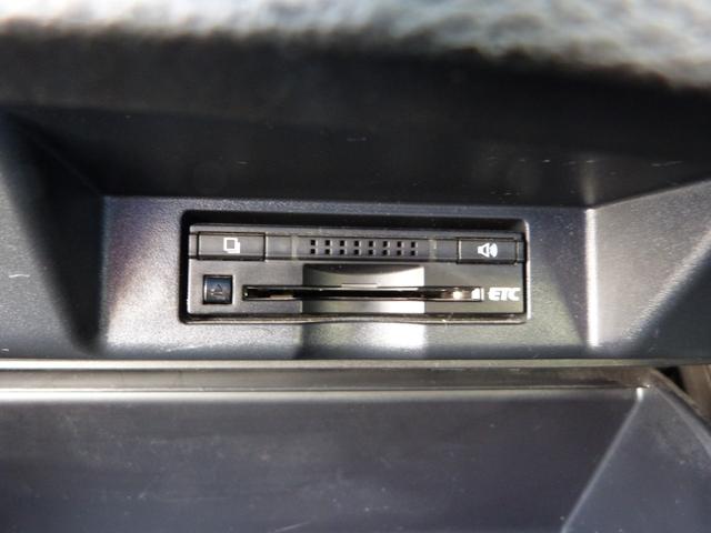 ハリアー プレミアム　トヨタセーフティセンス　運転席パワーシート　パワーバックドア　電動パーキングブレーキ　電動チルト＆テレスコピックステアリング　電動サンルーフ　オートハイビーム　ナビ　バックカメラ　フルセグＴＶ（41枚目）