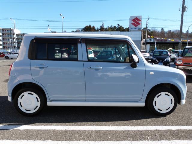 アルトラパン リミテッド　ツートンカラー　ＣＤオーディオ　電動格納ドアミラー　シートヒーター　ライトレベライザー　プッシュスタート　スマートキー　ＥＴＣ　ドアバイザー（4枚目）