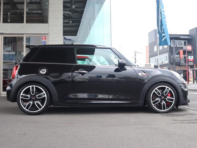 ＭＩＮＩ ジョンクーパーワークス　右ハンドル　ディーラー車（4枚目）
