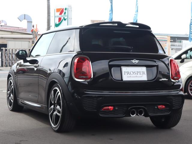 ＭＩＮＩ ジョンクーパーワークス　右ハンドル　ディーラー車（8枚目）