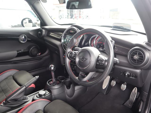 ＭＩＮＩ ジョンクーパーワークス　右ハンドル　ディーラー車（15枚目）