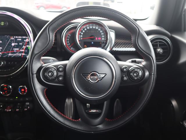ＭＩＮＩ ジョンクーパーワークス　右ハンドル　ディーラー車（16枚目）