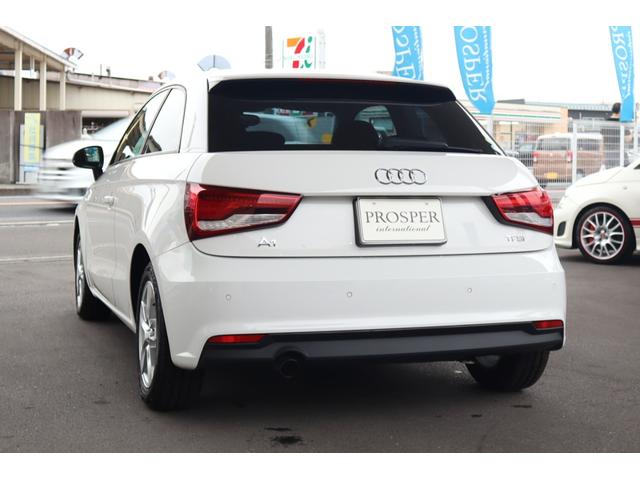Ａ１ １．０ＴＦＳＩ　ナビキセノンプラスＰ　コンビニエンスＰ　右ハンドル　ディーラー車（8枚目）