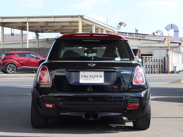ＭＩＮＩ ジョンクーパーワークス　６速ＭＴ車　右ハンドル　ディーラー車（3枚目）