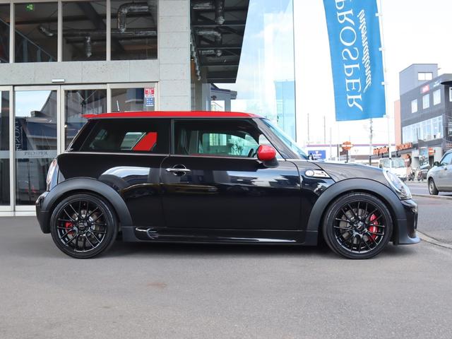 ＭＩＮＩ ジョンクーパーワークス　６速ＭＴ車　右ハンドル　ディーラー車（4枚目）