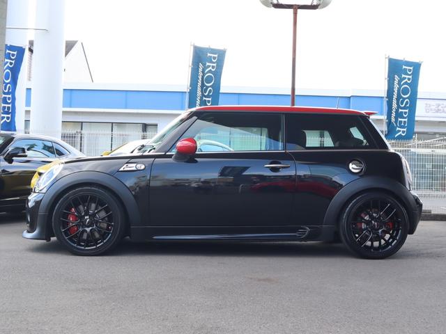 ＭＩＮＩ ジョンクーパーワークス　６速ＭＴ車　右ハンドル　ディーラー車（5枚目）