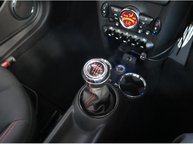 ＭＩＮＩ ジョンクーパーワークス　６速ＭＴ車　右ハンドル　ディーラー車（11枚目）