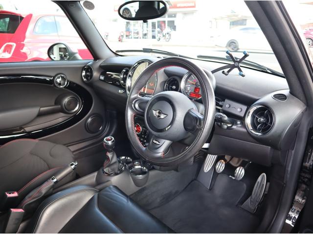 ＭＩＮＩ ジョンクーパーワークス　６速ＭＴ車　右ハンドル　ディーラー車（15枚目）