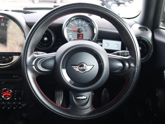 ＭＩＮＩ ジョンクーパーワークス　６速ＭＴ車　右ハンドル　ディーラー車（16枚目）