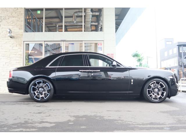 ゴーストII ブラックバッジ　スターライトヘッドライナー　コーチライン　右ハンドル　ディーラー車（4枚目）