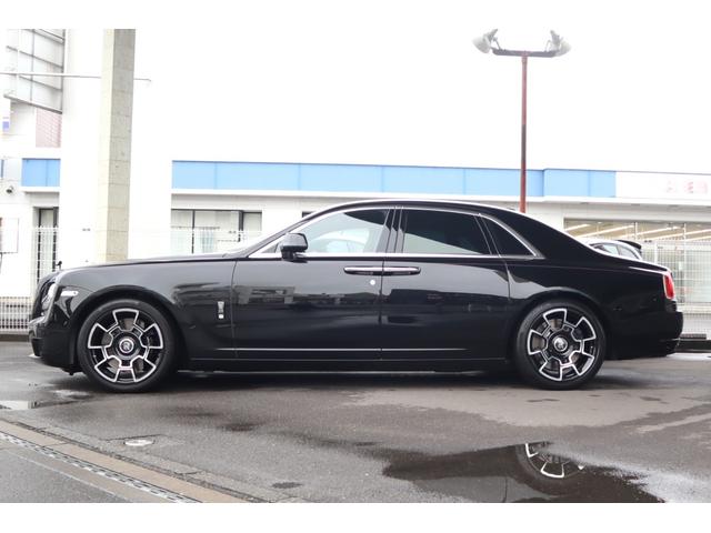 ゴーストII ブラックバッジ　スターライトヘッドライナー　コーチライン　右ハンドル　ディーラー車（5枚目）