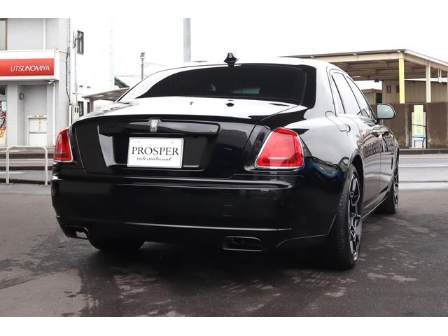 ゴーストII ブラックバッジ　スターライトヘッドライナー　コーチライン　右ハンドル　ディーラー車（7枚目）