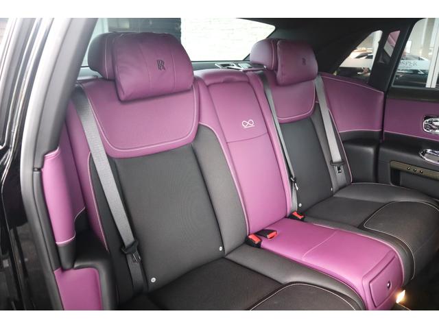 ゴーストII ブラックバッジ　スターライトヘッドライナー　コーチライン　右ハンドル　ディーラー車（14枚目）