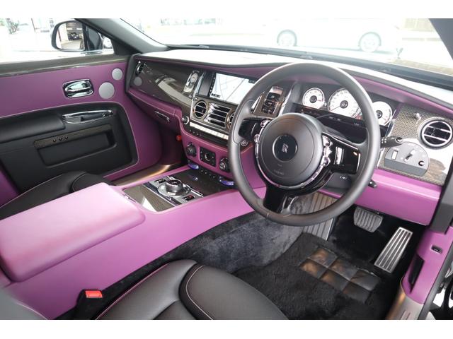 ゴーストII ブラックバッジ　スターライトヘッドライナー　コーチライン　右ハンドル　ディーラー車（15枚目）