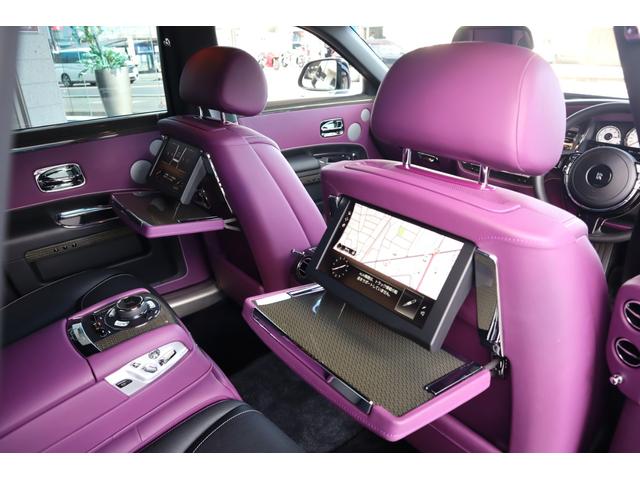 ゴーストII ブラックバッジ　スターライトヘッドライナー　コーチライン　右ハンドル　ディーラー車（22枚目）