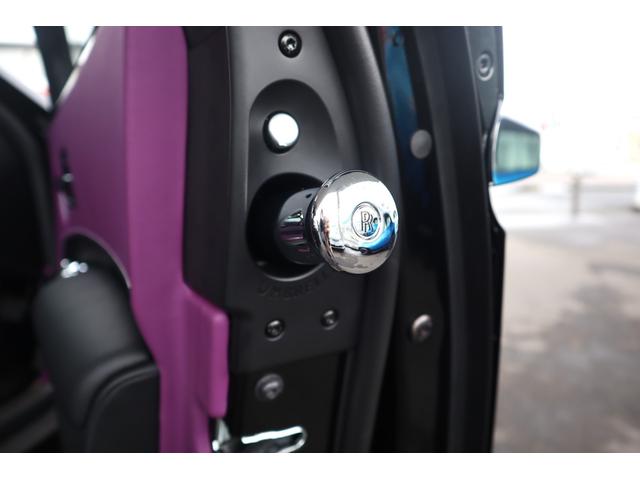 ゴーストII ブラックバッジ　スターライトヘッドライナー　コーチライン　右ハンドル　ディーラー車（23枚目）