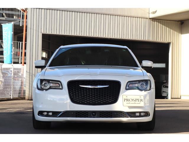 クライスラー・３００ ３００Ｓ　右ハンドル　ディーラー車（2枚目）