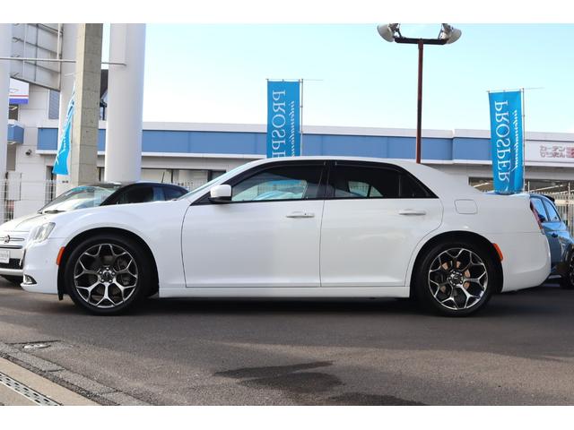 クライスラー・３００ ３００Ｓ　右ハンドル　ディーラー車（5枚目）