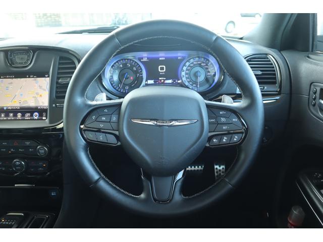 クライスラー・３００ ３００Ｓ　右ハンドル　ディーラー車（16枚目）