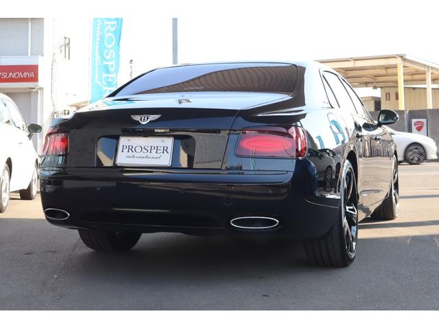 フライングスパー Ｗ１２Ｓ　マリナードライビングスペック　コンフォートスペック　左ハンドル　ディーラー車（7枚目）