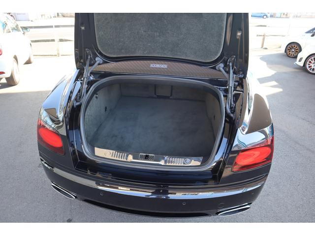 フライングスパー Ｗ１２Ｓ　マリナードライビングスペック　コンフォートスペック　左ハンドル　ディーラー車（18枚目）