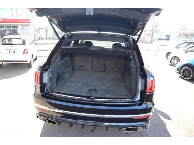 ベンテイガ スピード　Ｗ１２　センテナリースペック　ツーリングスペック　フロントシートコンフォートスペック　ＭＡＮＳＯＲＹ（Ｆ，Ｓ、Ｒ）エアロ　左ハンドル　ディーラー車（18枚目）