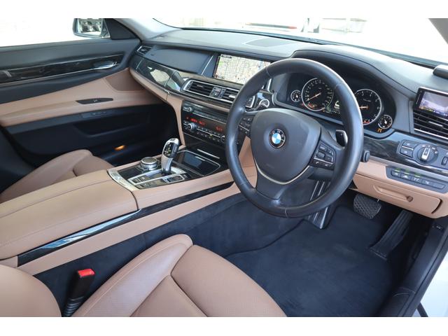 ７シリーズ ７４０ｉ　プラスＰＫＧ　コンフォートＰＫＧ　アドバンスドアクティブセーフティＰＫＧ　右ハンドル　ディーラー車（15枚目）