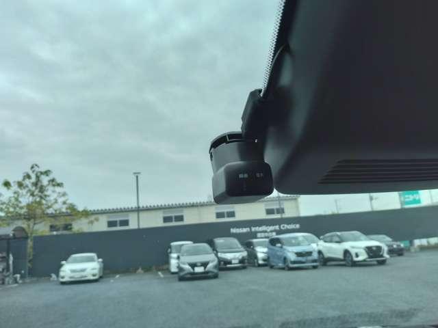 ノート １．２　Ｘ　日産コネクトナビ／フルセグＴＶ／アラウンドビューモニター／ＬＥＤヘッドライト／衝突被害軽減ブレ－キ／ＥＴＣ／プロパイロット／インテリジェントキー　ワンオーナー／前後ドラレコ／（11枚目）