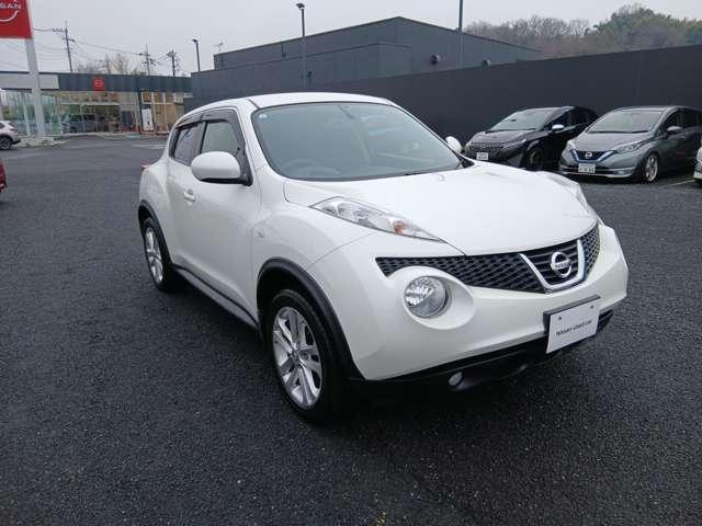 ジューク 1.6 16GT FOUR タイプV 4WD 先行初売り特 価 車/日産純正メモリーナビ/ワンセグTV/アルミホイール オートエアコン/インテリキー/盗難防止装置/ワンオーナー/ETC/バックモニター/(14枚目)