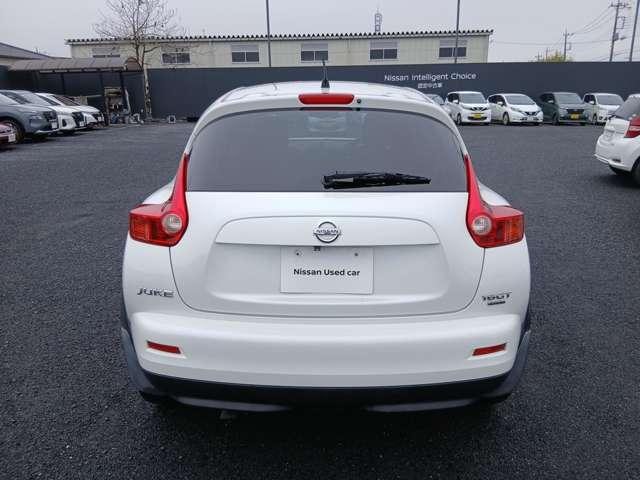ジューク 1.6 16GT FOUR タイプV 4WD 先行初売り特 価 車/日産純正メモリーナビ/ワンセグTV/アルミホイール オートエアコン/インテリキー/盗難防止装置/ワンオーナー/ETC/バックモニター/(17枚目)