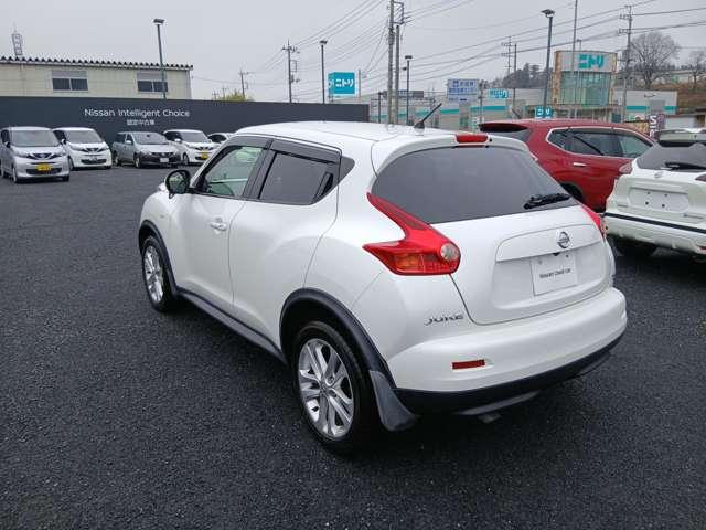 ジューク 1.6 16GT FOUR タイプV 4WD 先行初売り特 価 車/日産純正メモリーナビ/ワンセグTV/アルミホイール オートエアコン/インテリキー/盗難防止装置/ワンオーナー/ETC/バックモニター/(18枚目)