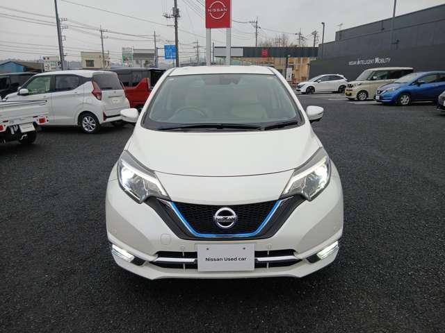 ノート １．２　ｅ－ＰＯＷＥＲ　メダリスト　初売り特　価　車／純正ナビ／フルセグＴＶ　被害軽減ブレーキ　ＴＶナビ　禁煙　バックモニター　インテリキー　盗難防止装置　ＬＥＤランプ　車線逸脱警報システム　キーフリー　アルミホイール　ＥＴＣ　オートエアコン　記録簿　パワーウインドウ　ＡＢＳ（13枚目）