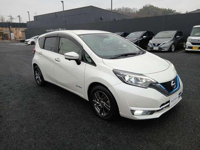 ノート １．２　ｅ－ＰＯＷＥＲ　メダリスト　初売り特　価　車／純正ナビ／フルセグＴＶ　被害軽減ブレーキ　ＴＶナビ　禁煙　バックモニター　インテリキー　盗難防止装置　ＬＥＤランプ　車線逸脱警報システム　キーフリー　アルミホイール　ＥＴＣ　オートエアコン　記録簿　パワーウインドウ　ＡＢＳ（14枚目）