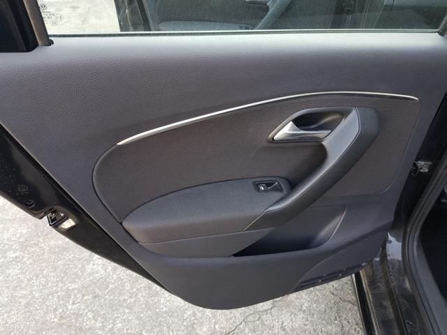 ポロ TSIコンフォートラインアップグレードパック ワンオーナー・キーレス・Wエアバッグ・ABS・FOGランプ・前後ドラレコ・アップグレードパッケージ・15アルミ・オートライト・バックモニター・禁煙車・アイドリングストップ(30枚目)