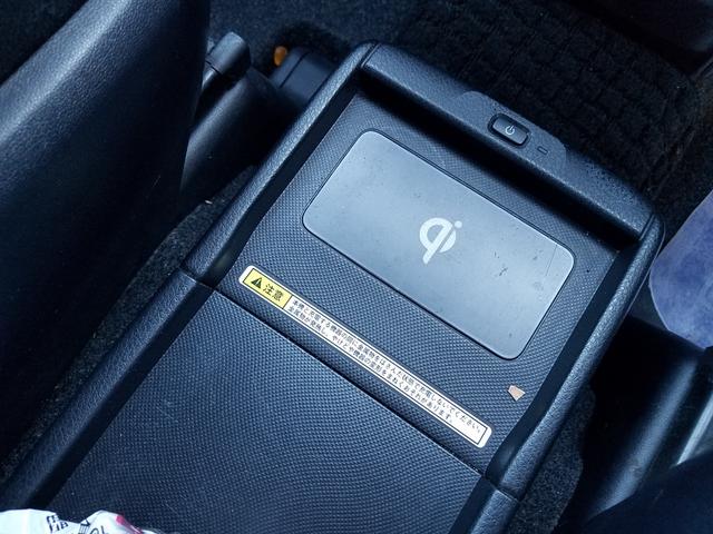 ヴォクシー ハイブリッドＶ　スマートキー・９インチナビ・フルセグＴＶ・走行中見れます・ブルートゥース・バックモニター・後席フリップダウンモニター・ＥＴＣ・ＴＲＤフルエアロ・ＦＯＧ・１５アルミ・両側パワースライドドア・車検９年６月（24枚目）