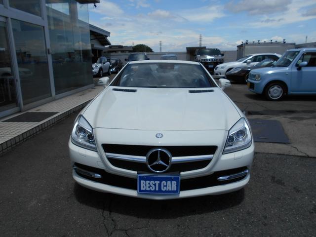 ＳＬＫ ＳＬＫ２００ブルーエフィシェンシー　ＭＴ　６速ＭＴ　レザーパッケージ　ブラックインテリア　純正ナビＴＶ　バイキセノン　バリオルーフ　ＥＴＣ　ガラスルーフ　純正１７インチＡＷ　保証書　記録簿　取説　スペアキーレス（4枚目）