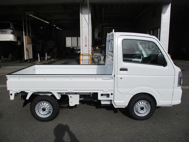 KCエアコン・パワステ農繁仕様 4WD 5MT 前後誤発進抑制機能 車線逸脱警報機能 リヤパーキングセンサー オートライト パートタイム4WD デフロック 荷台作業灯 アッパーメンバーガード リヤゲートチェーン アングルポストプロテクター(5枚目)