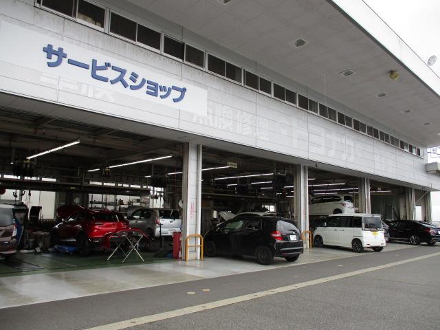 ワゴンＲ ハイブリッドＦＺ　４ＷＤ　デュアルセンサーブレーキ　フルセグＳＤナビ　シートヒーター　ＬＥＤヘッドライト　オートエアコン　オートハイビーム　パーキングセンサー　車線逸脱警報　先行車発進お知らせ　キーレスプッシュスタート　純正１４インチアルミ（56枚目）