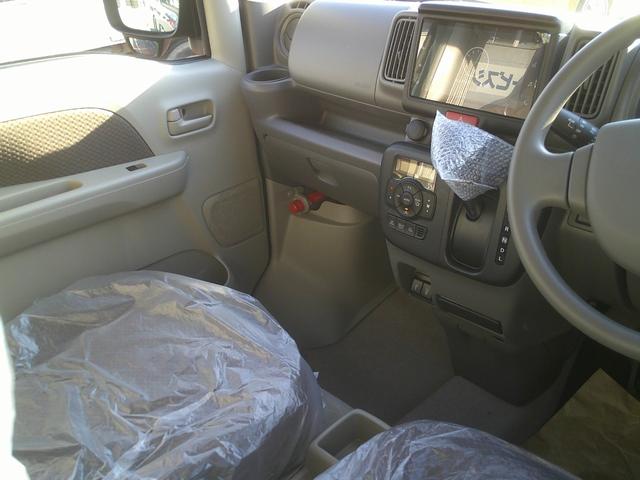 エブリイ ジョインターボ 4WD デュアルカメラブレーキ Mioベットキット車中泊仕様 スズキセーフティサポート 純正ディスプレイオーディオ バックカメラ シートヒーター LEDヘッドライト オートハイビーム パーキングセンサー 車線逸脱警報 先行車発進警告(10枚目)