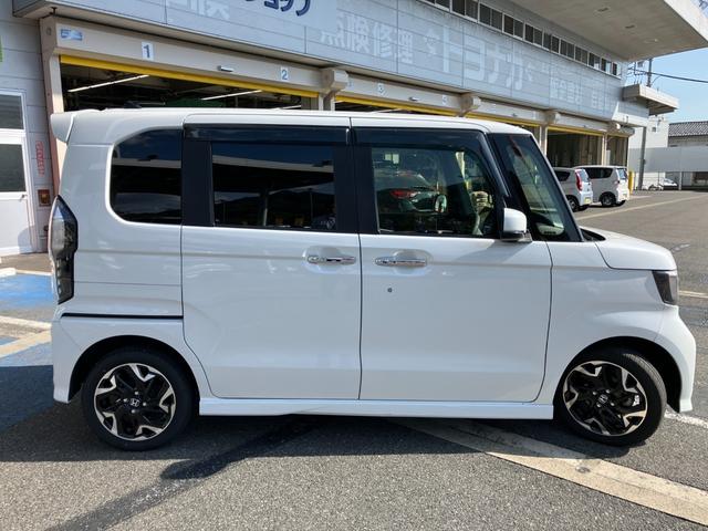 N-BOXカスタム G・Lターボホンダセンシング 4WD フルセグナビ バックカメラ ドライブレコーダー シートヒーター ビルトインETC 両側電動スライド パドルシフト オートクルーズコントロール パーキングセンサー 車線逸脱抑制 LEDヘッドライト(5枚目)