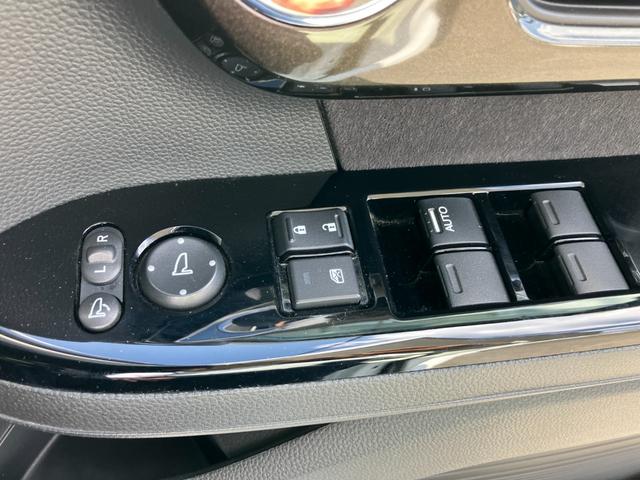 N-BOXカスタム G・Lターボホンダセンシング 4WD フルセグナビ バックカメラ ドライブレコーダー シートヒーター ビルトインETC 両側電動スライド パドルシフト オートクルーズコントロール パーキングセンサー 車線逸脱抑制 LEDヘッドライト(28枚目)