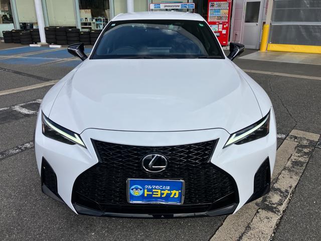IS IS300 FスポーツモードブラックIII セーフティセンス 2WD 純正10.3インチフルセグナビ パノラマモニター ドライブレコーダー ビルトインETC2.0 フロントパワーシート シートヒーター レーダークルーズ パーキングセンサー LEDヘッドライト(2枚目)