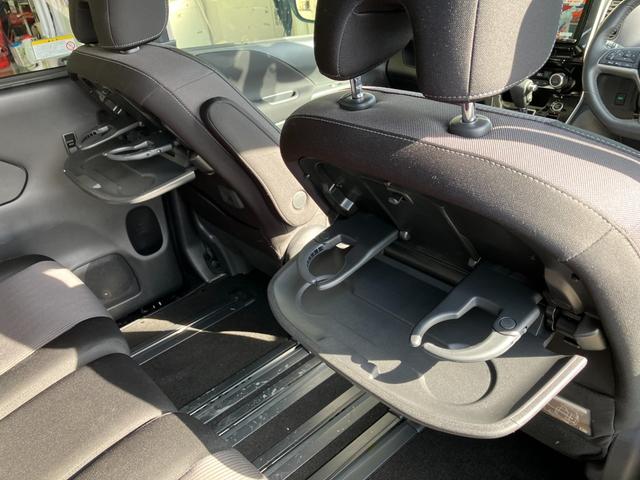 セレナ ハイウェイスターＶ　４ＷＤ　エマージェンシーブレキーキ　９インチフルセグナビ　ルーフモニター　バックカメラ　プロパイロット　ビルトインＥＴＣ　両側電動スライドドア　ハンズフリースライド　パーキングセンサー　車線逸脱抑制　ＬＥＤヘッドライト　オートハイビーム（28枚目）