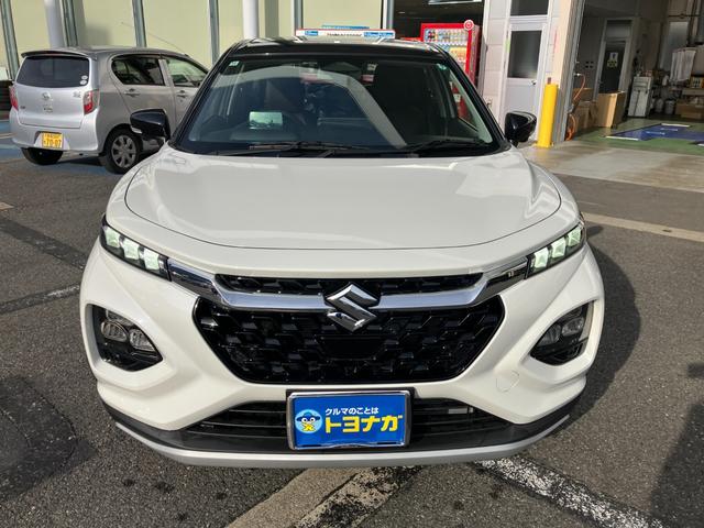 フロンクス ベースグレード　４ＷＤ　デュアルセンサーブレーキＩＩ　純正スズキコネクト９インチナビ　全方位カメラ　シートヒーター　ＥＴＣ　アダプティブクルーズ　パーキングセンサー　パドルシフト　ＬＥＤヘッドライト　ワイヤレス充電器　ヒルディセント　グリップコントロール（2枚目）