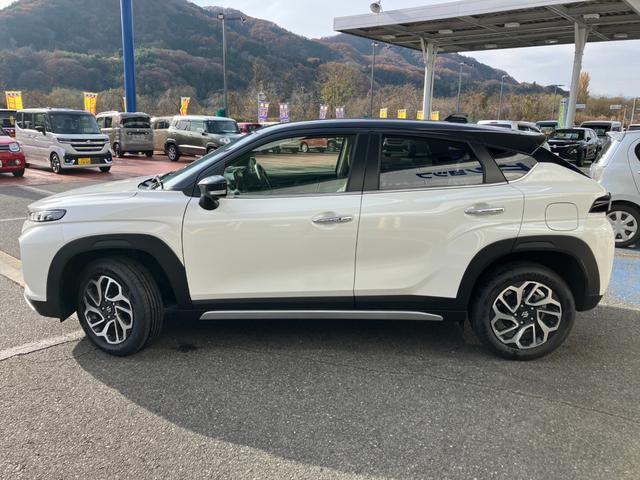 フロンクス ベースグレード　４ＷＤ　デュアルセンサーブレーキＩＩ　純正スズキコネクト９インチナビ　全方位カメラ　シートヒーター　ＥＴＣ　アダプティブクルーズ　パーキングセンサー　パドルシフト　ＬＥＤヘッドライト　ワイヤレス充電器　ヒルディセント　グリップコントロール（4枚目）