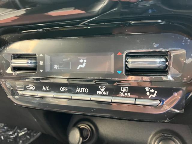 フロンクス ベースグレード　４ＷＤ　デュアルセンサーブレーキＩＩ　純正スズキコネクト９インチナビ　全方位カメラ　シートヒーター　ＥＴＣ　アダプティブクルーズ　パーキングセンサー　パドルシフト　ＬＥＤヘッドライト　ワイヤレス充電器　ヒルディセント　グリップコントロール（13枚目）